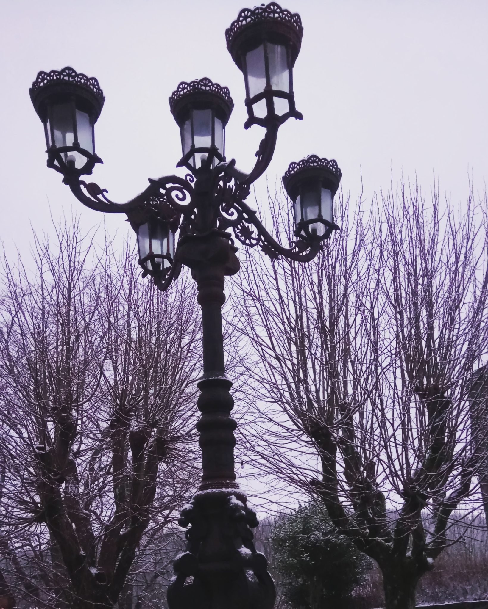 Penni_Jo_Songwriter_Lamppost_in_Winter